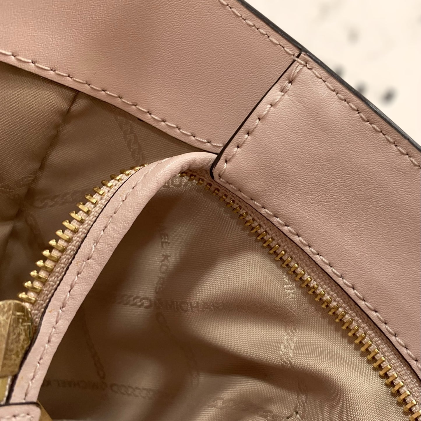 Bolso Michael Kors rosa de piel vintage