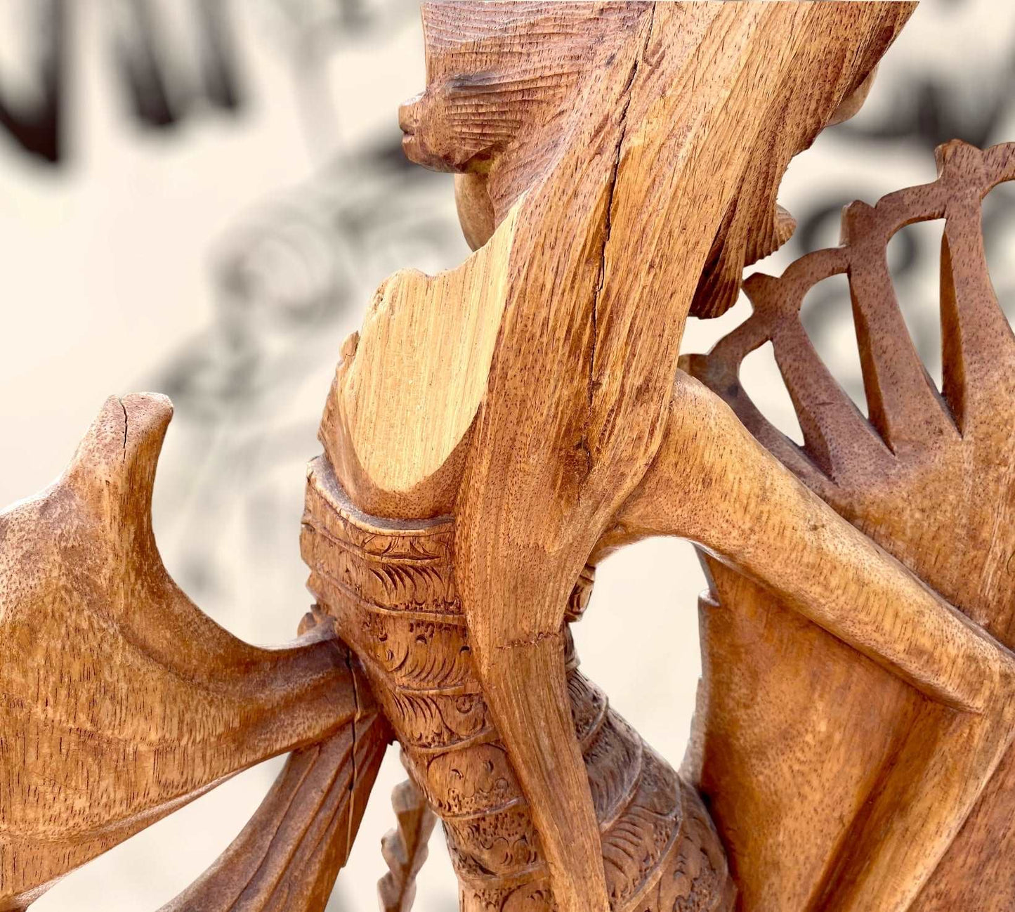 Gran escultura Diosa Bailarina Balinesa Djanger de madera antigua
