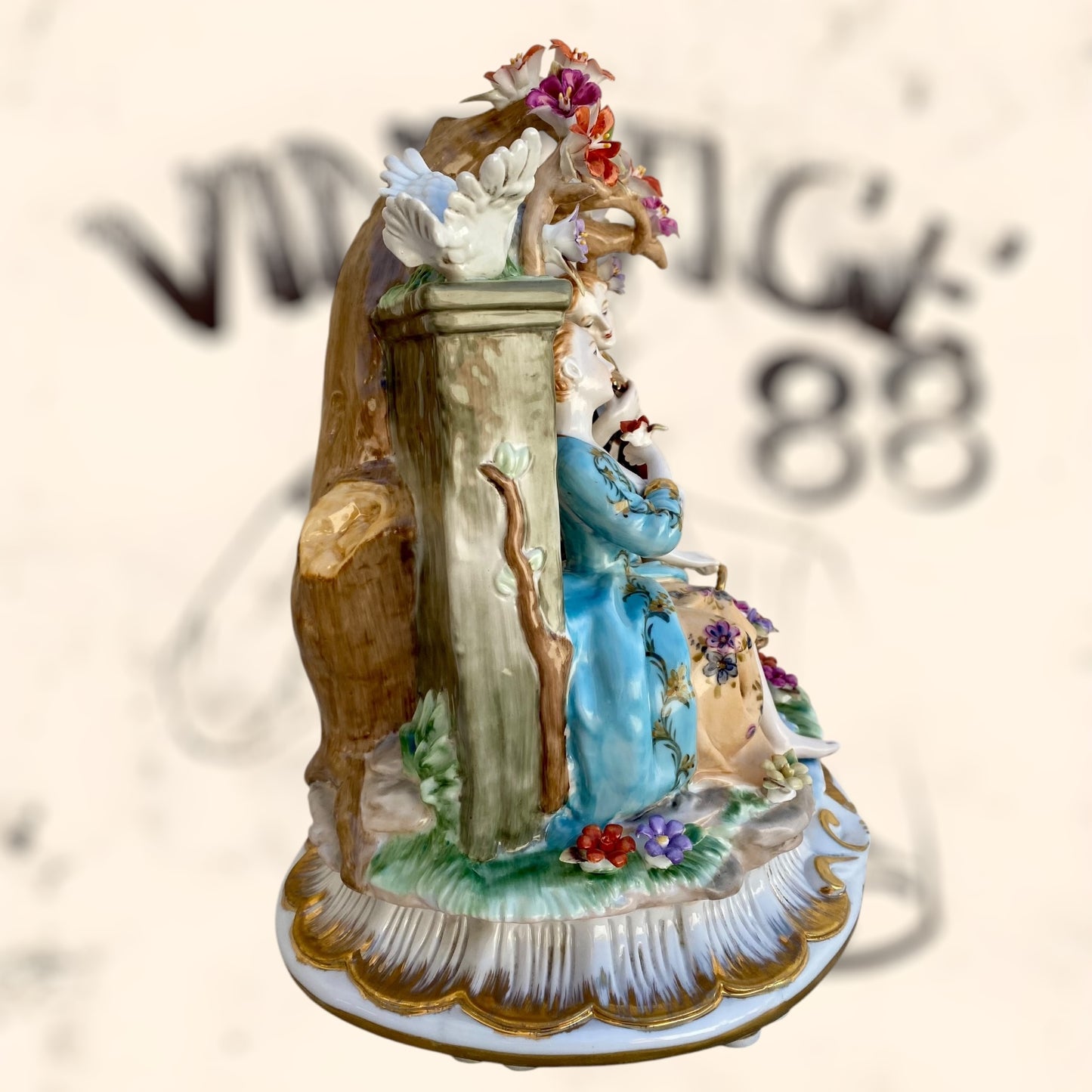 Grupo Escultórico Romántico de porcelana Francesa Sèvres