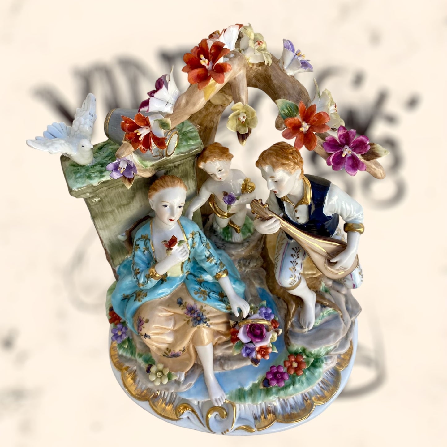 Grupo Escultórico Romántico de porcelana Francesa Sèvres