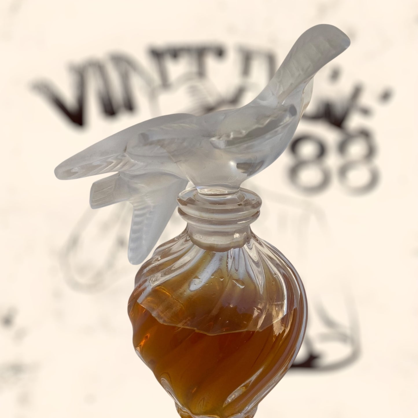 Frasco de perfume L’ Air Temp de Nina Ricci diseñado por Marc Lalique antiguo