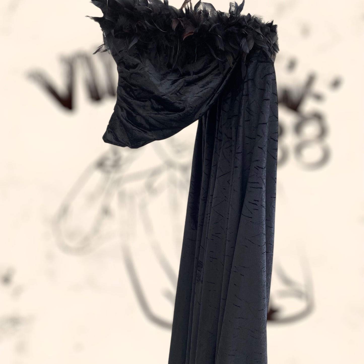 Capa de alta costura con plumas auténticas vintage
