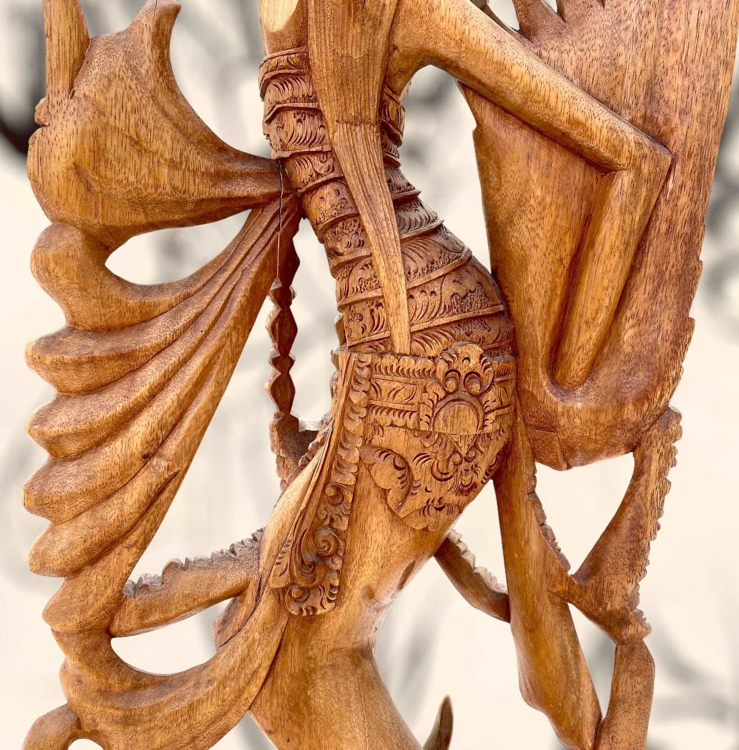 Gran escultura Diosa Bailarina Balinesa Djanger de madera antigua