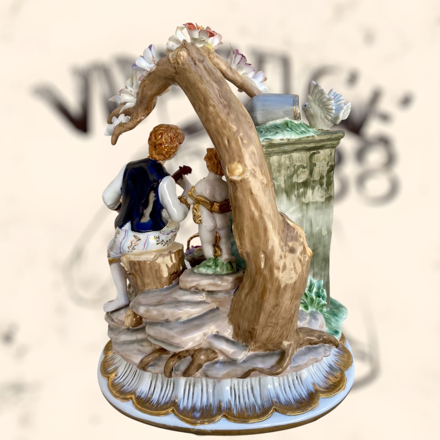 Grupo Escultórico Romántico de porcelana Francesa Sèvres
