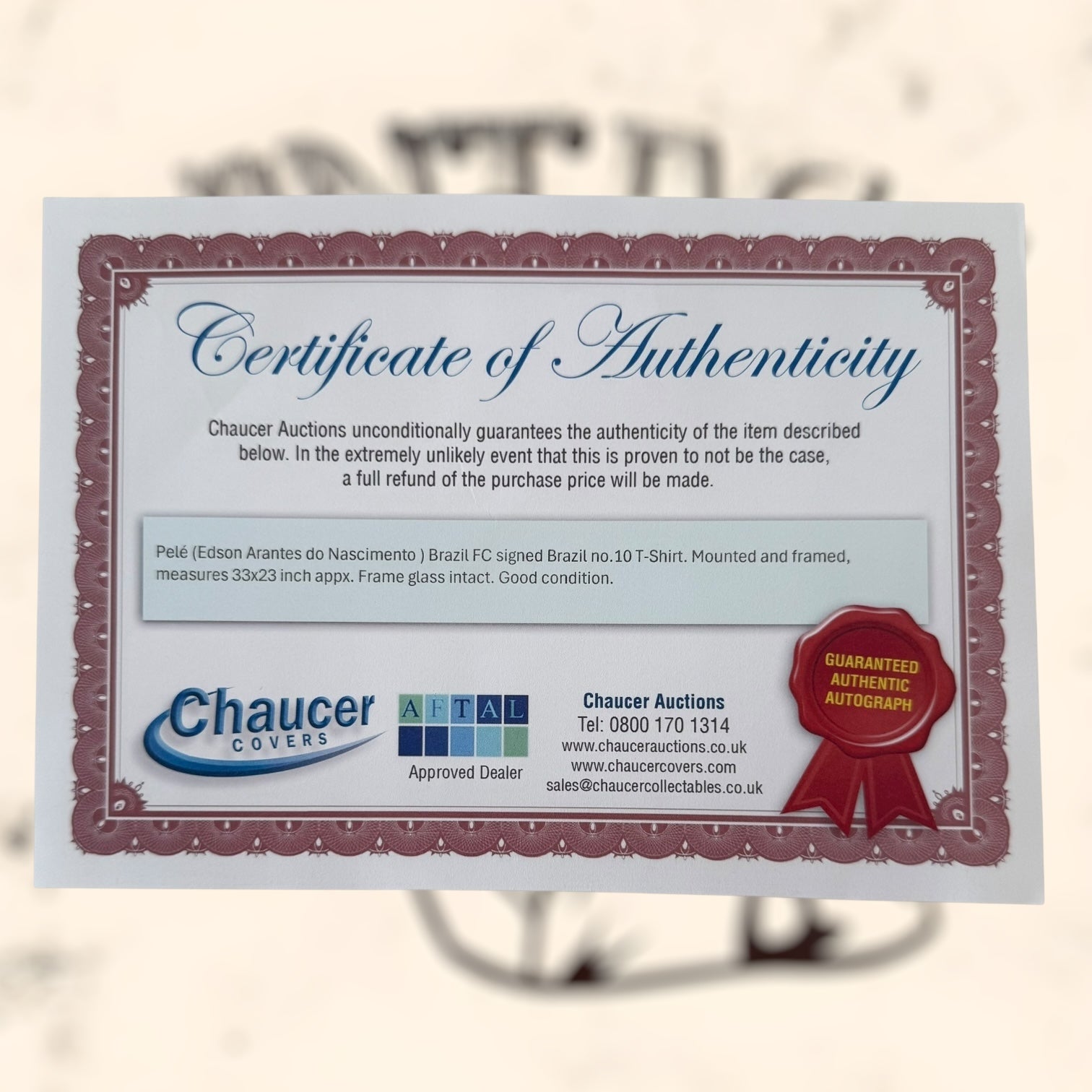 Camiseta de Brasil con autógrafo de Pelé original certificado enmarcada