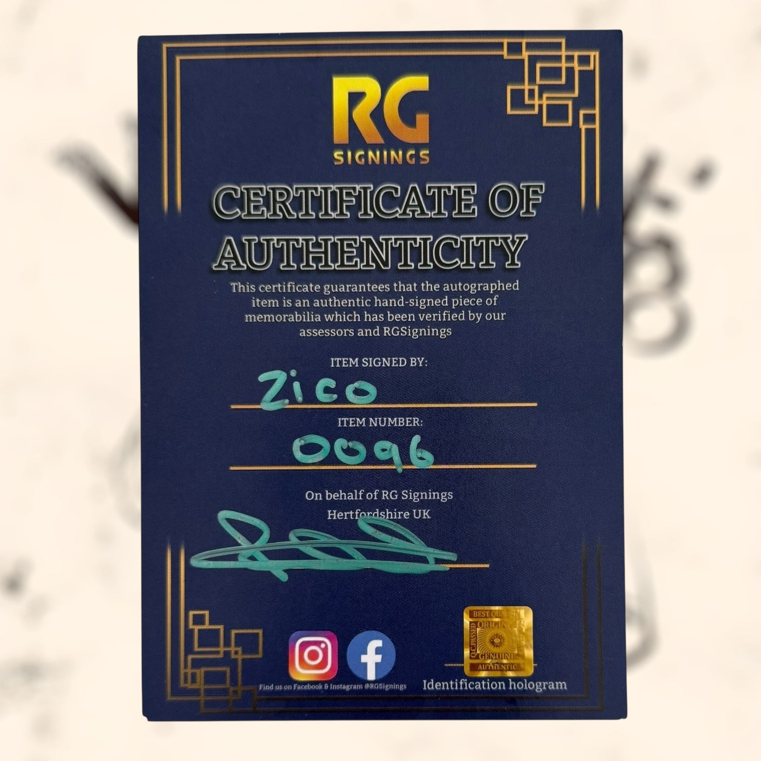 Camiseta de Brasil con autógrafo de Zico original certificado enmarcada