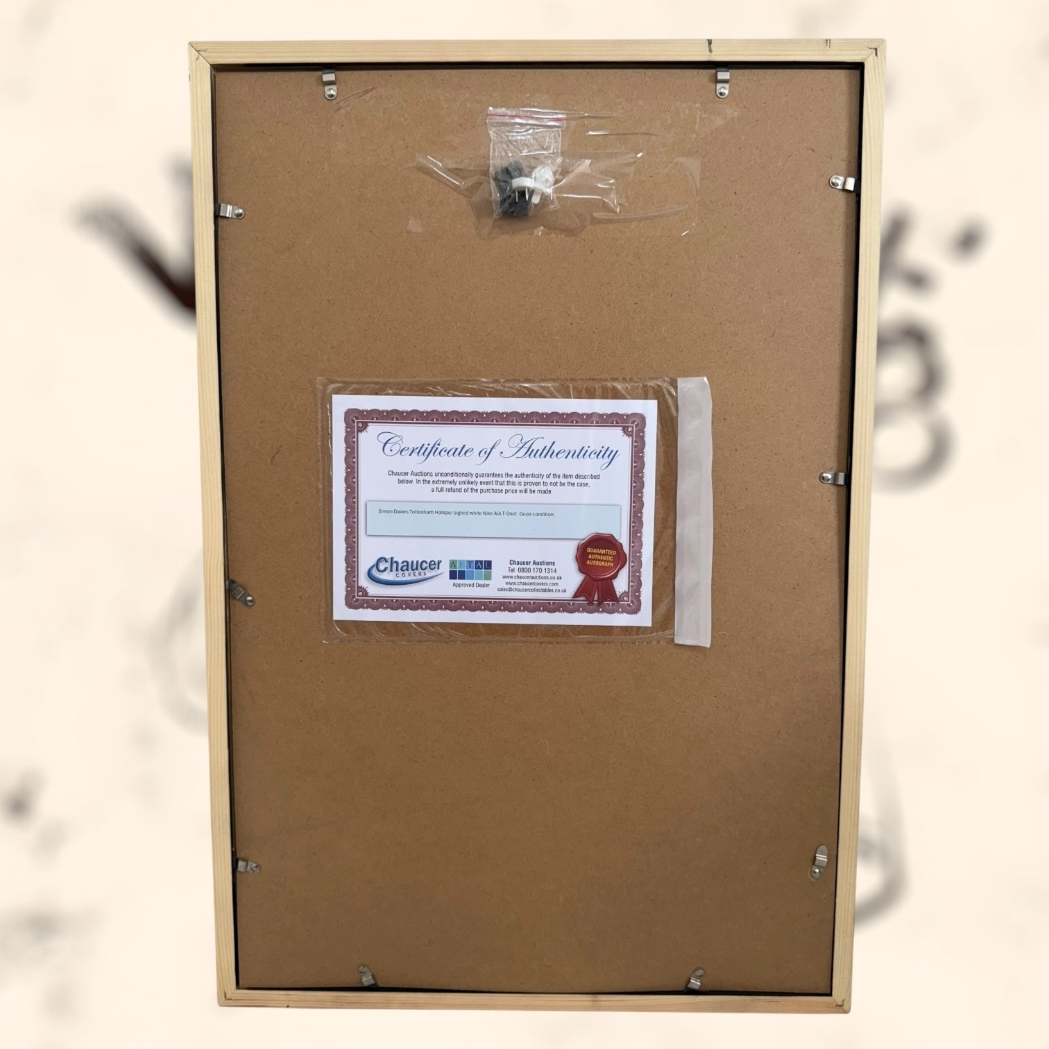 Camiseta del Tottenham con autógrafo de Simon Davies original certificado enmarcada