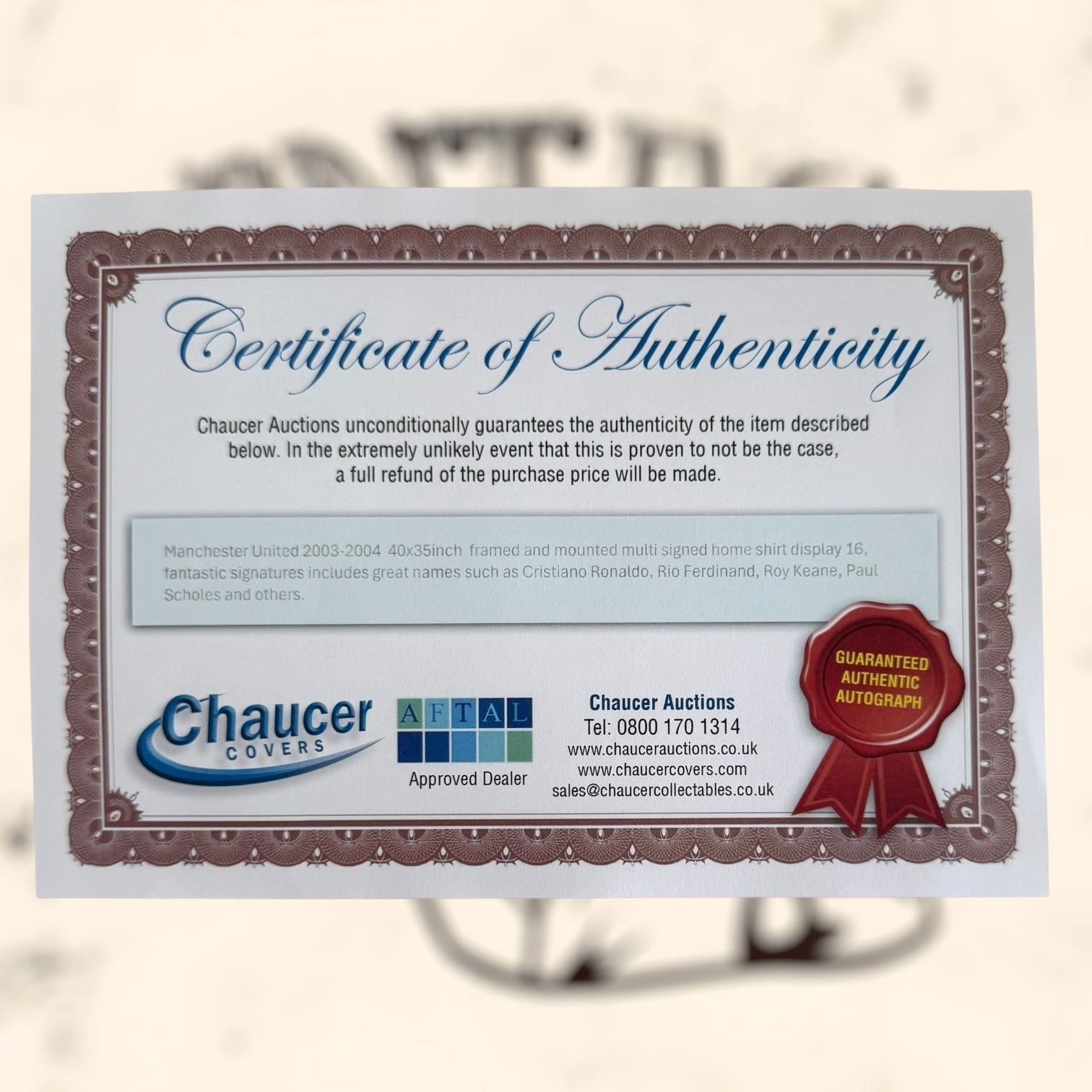 Camiseta del Manchester United con autógrafos de C. Ronaldo, Ferdinand, Van Nistelrooy, Giggs, Keane, Scholes, etc… originales certificados.