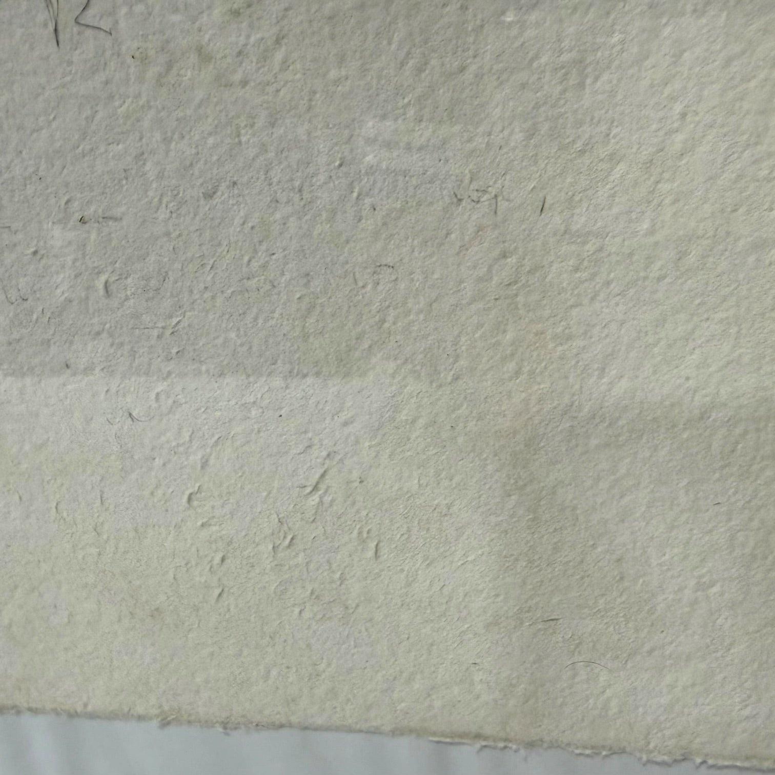 Pareja de grabados con aplicaciones textiles de CIR firmados y numerados a lápiz