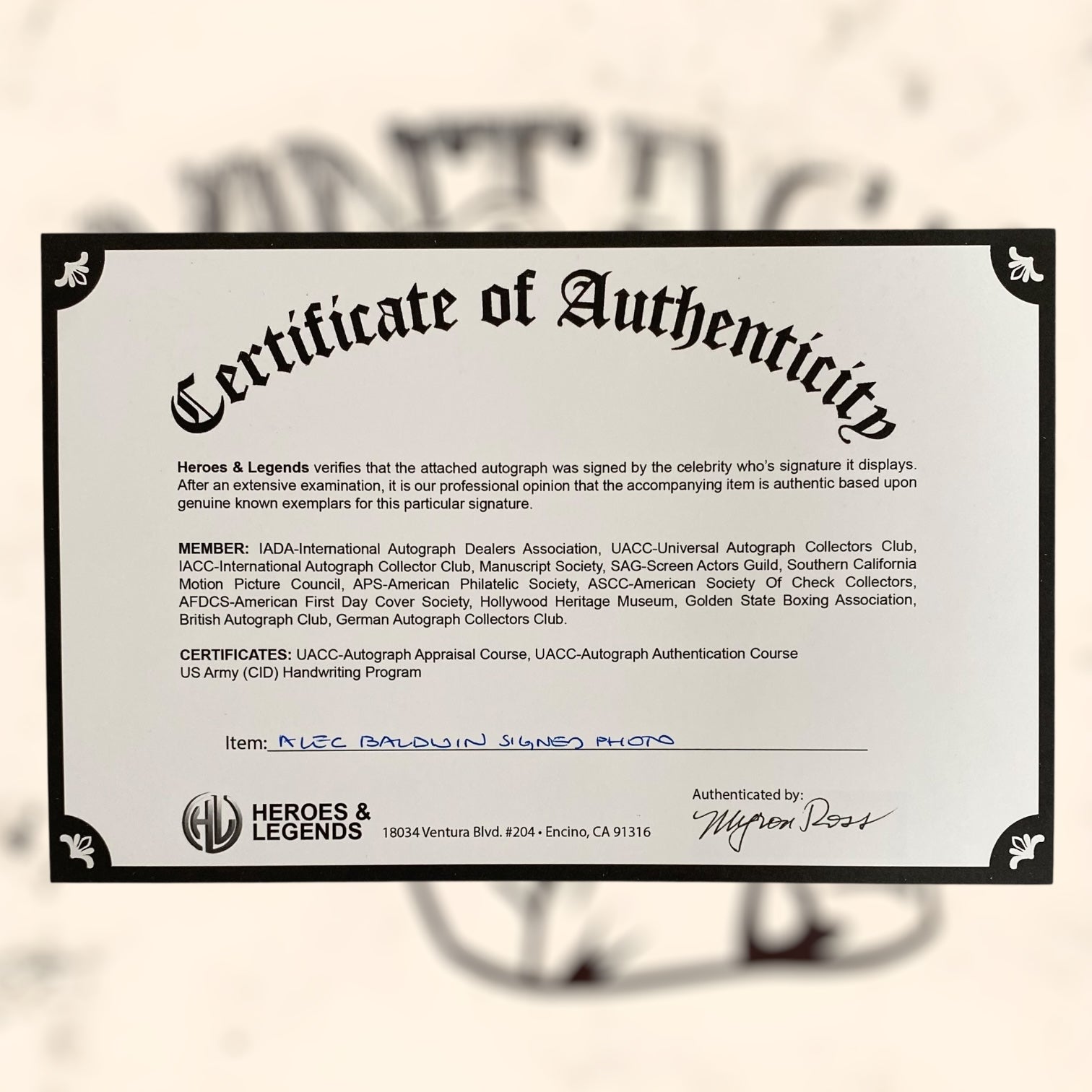 Fotografía de Alec Baldwin con autógrafo original certificado