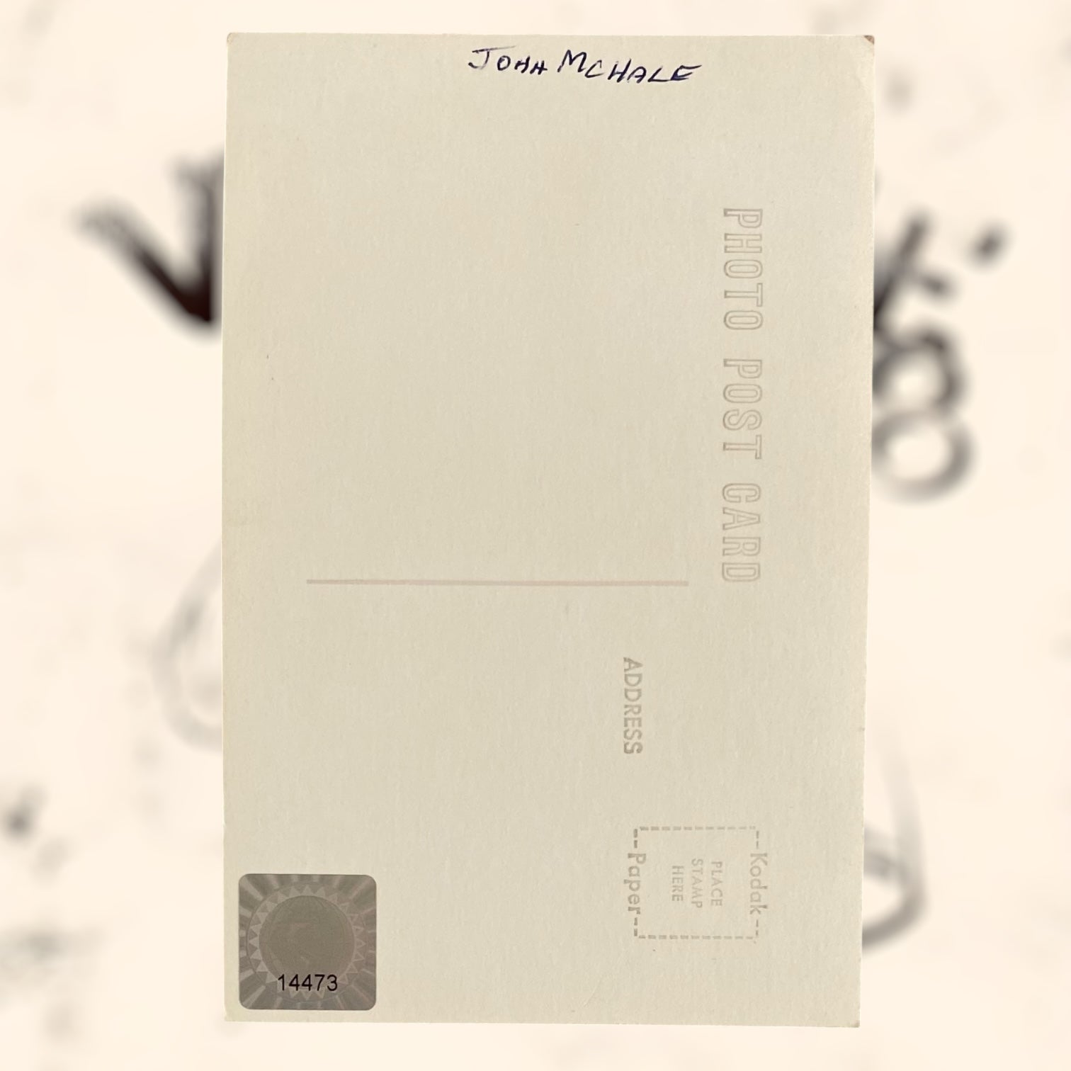 Tarjeta postal fotográfica firmada de John McHale con certificado de autenticidad