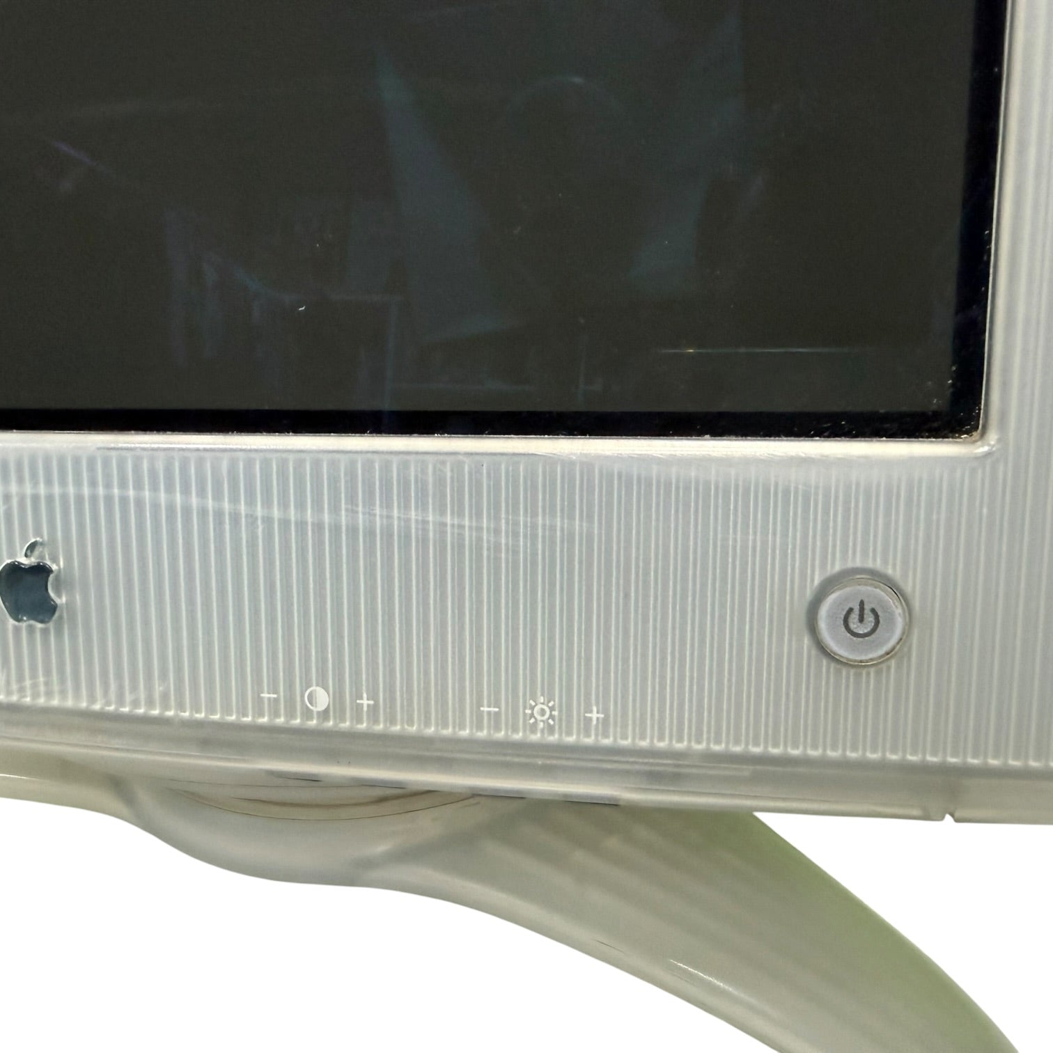 Pantalla Apple Studio Display de 17” modelo M6496 de 1999