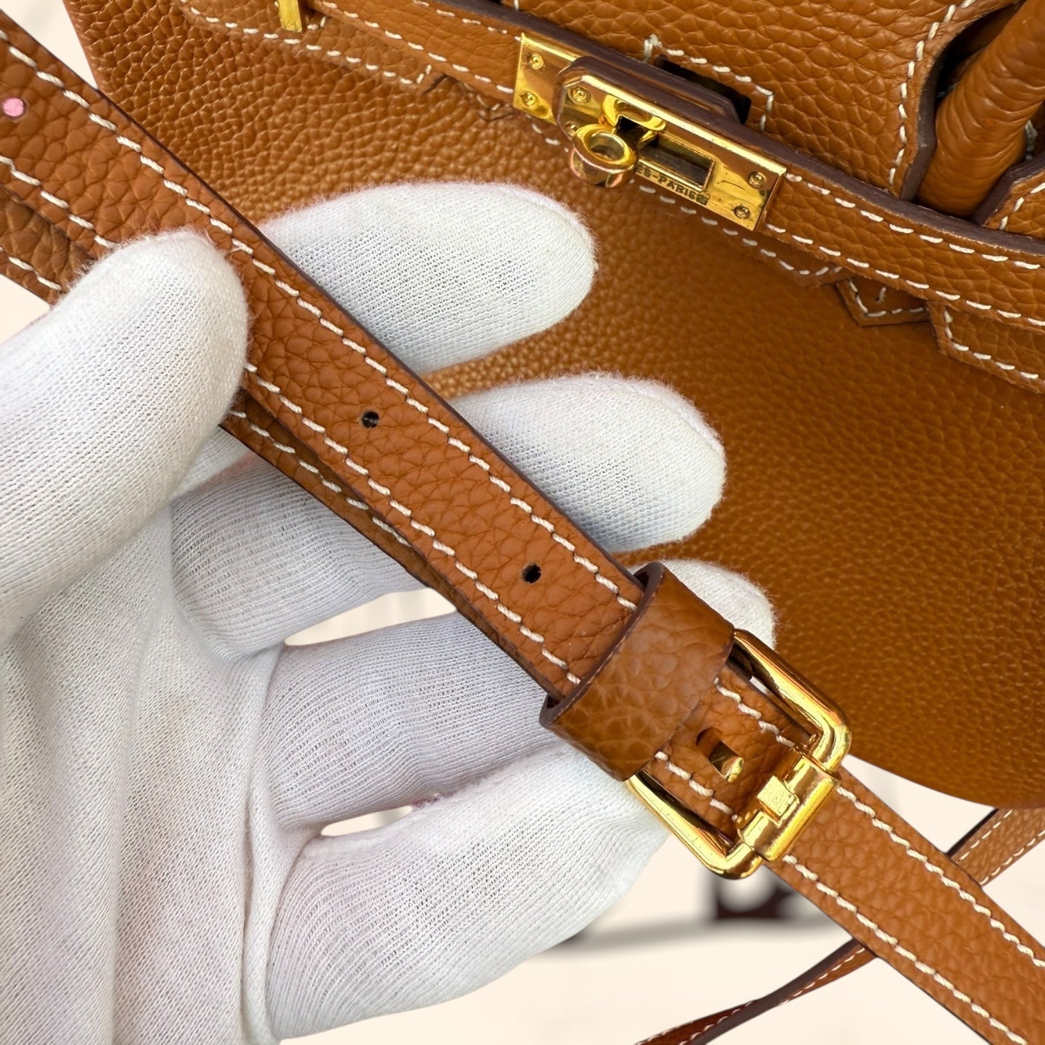 Bolso de piel marrón