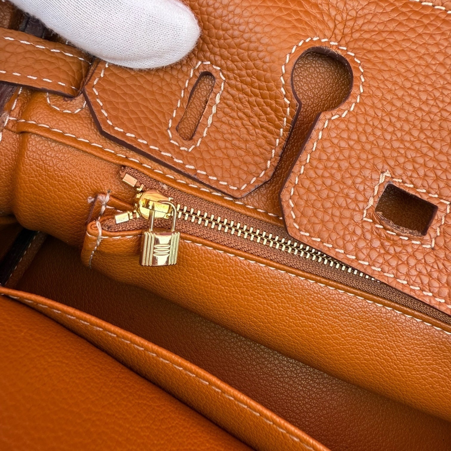 Bolso de piel marrón