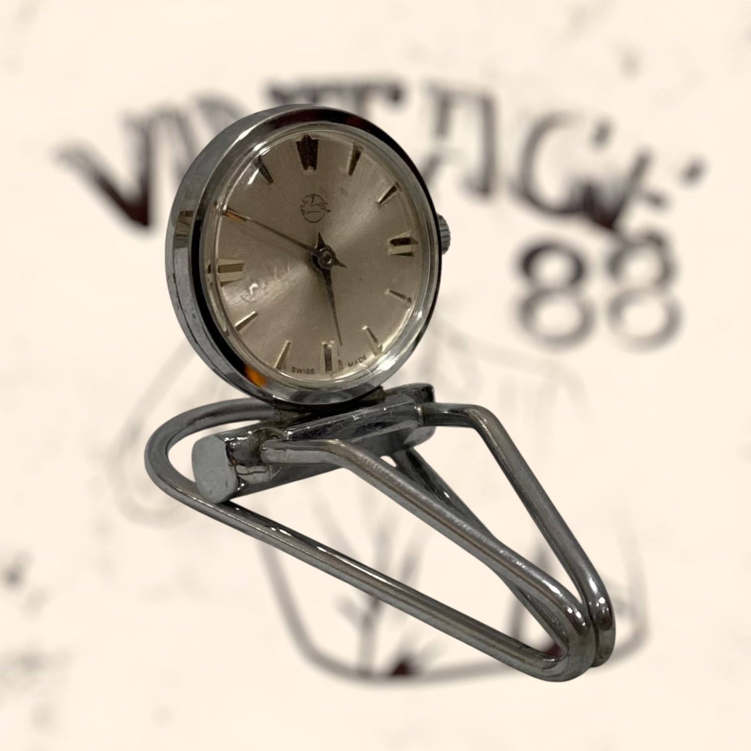 Reloj de pinza Pegaso de cuerda vintage