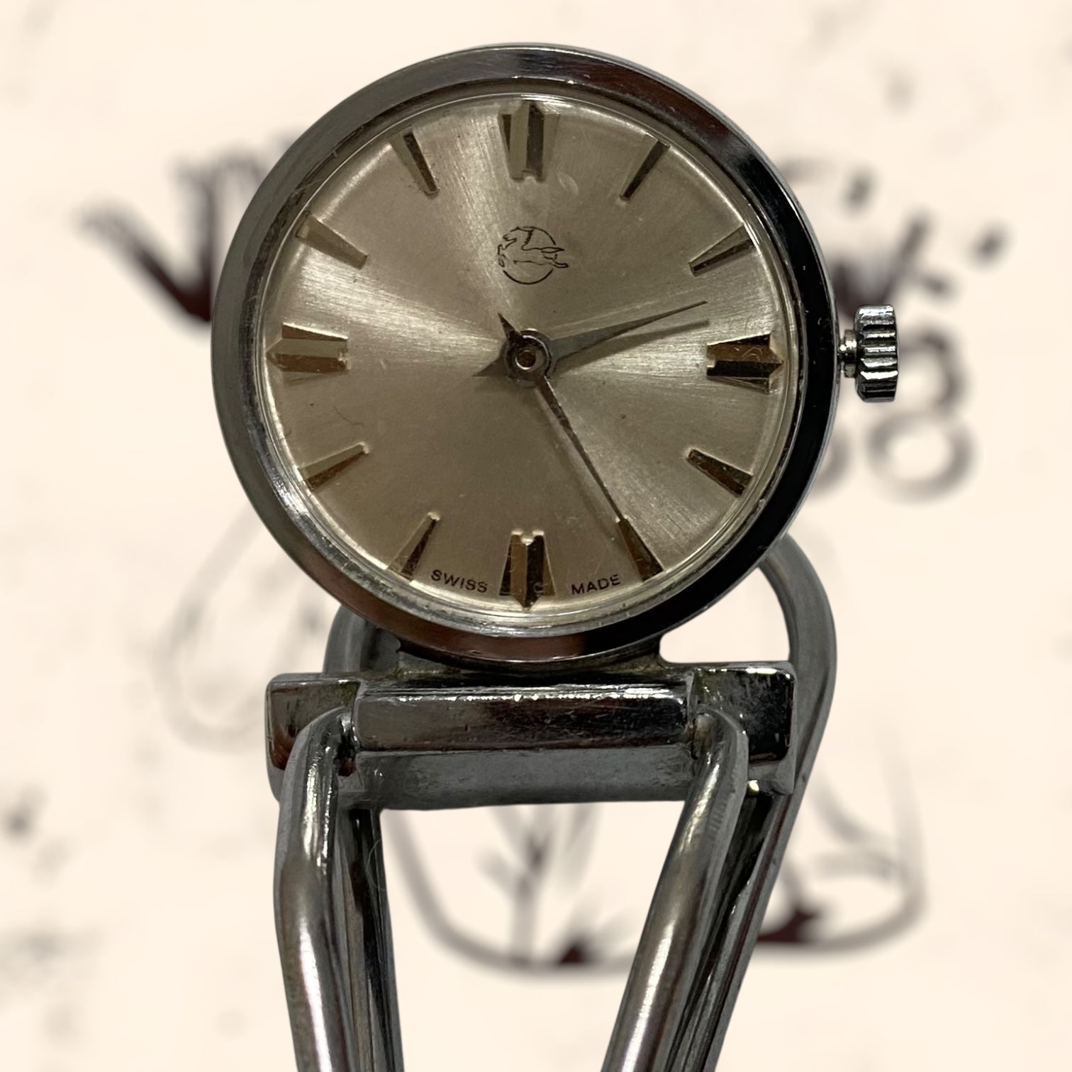 Reloj de pinza Pegaso de cuerda vintage