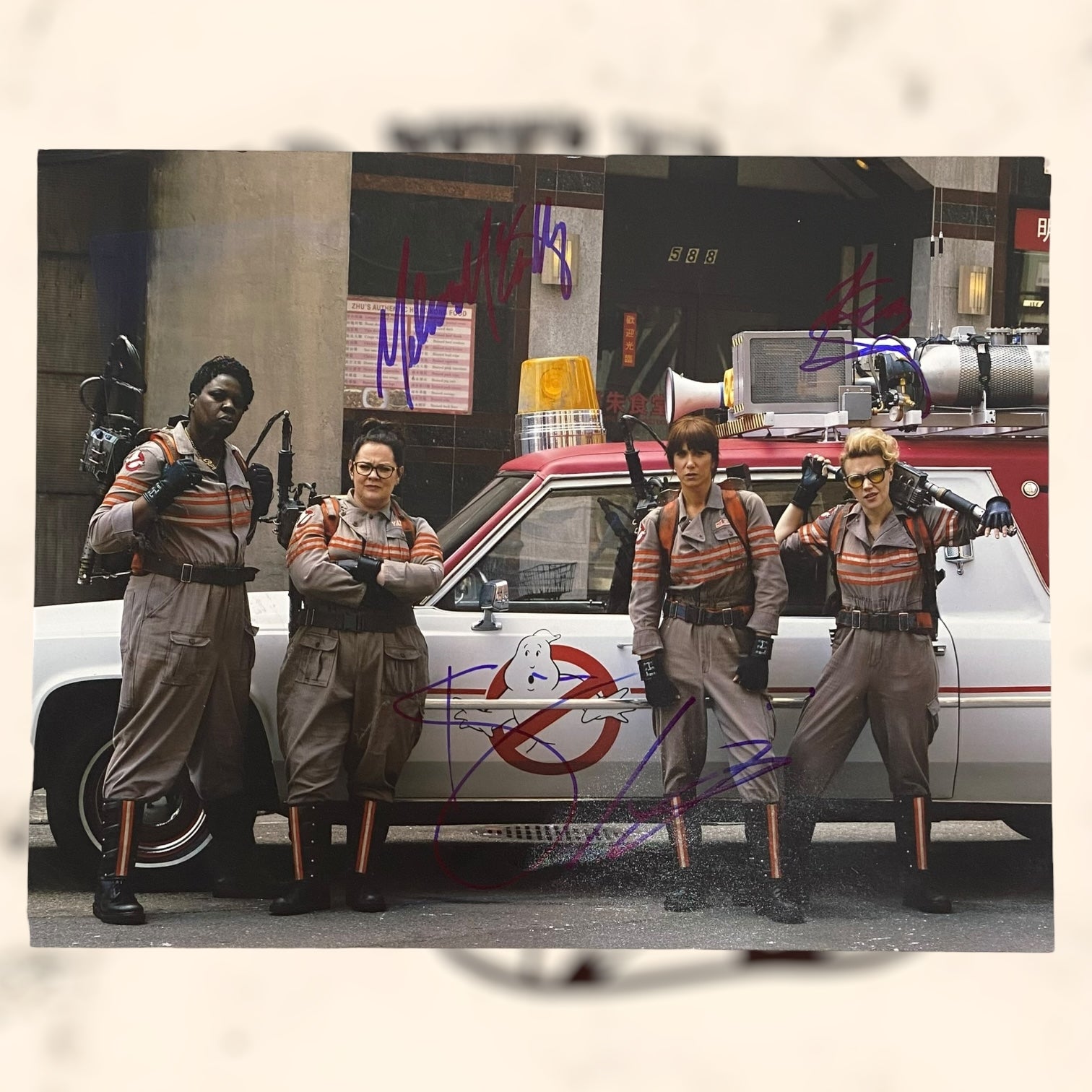Fotografía de Los Cazafantasmas con autógrafos de las 4 protagonistas originales certificados