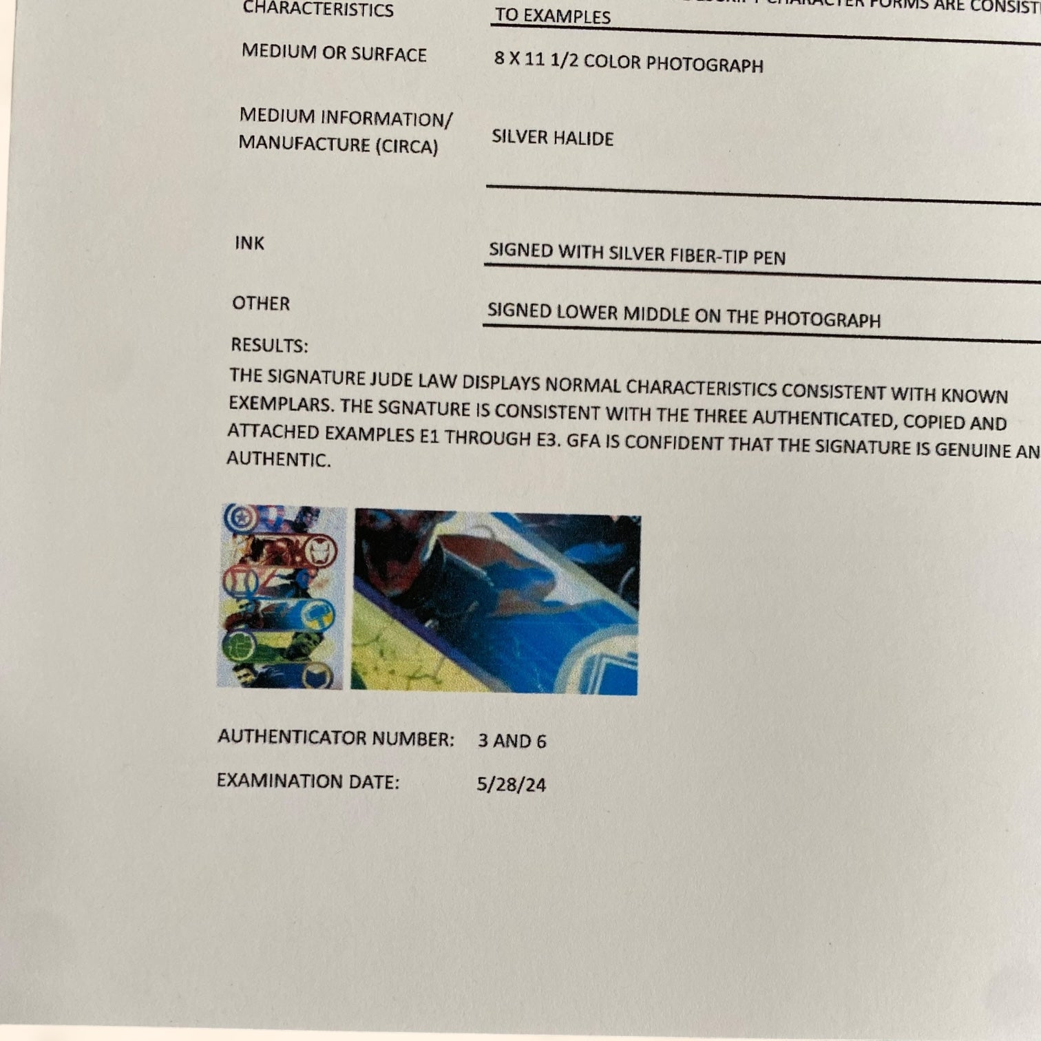 Impresión fotográfica de la película de Los Vengadores firmada por Jude Law con certificado de autenticidad