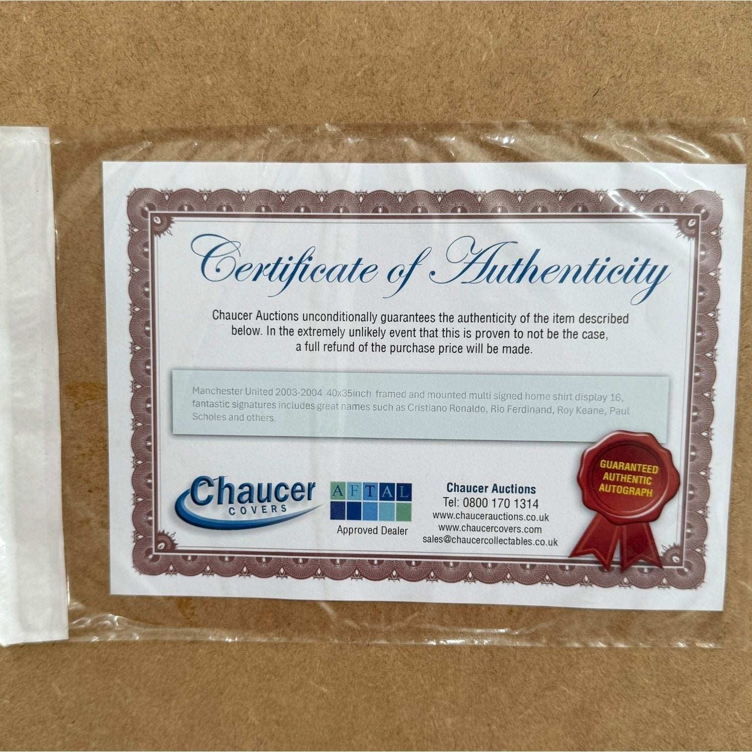 Camiseta del Manchester United con autógrafos de C. Ronaldo, Ferdinand, Van Nistelrooy, Giggs, Keane, Scholes, etc… originales certificados.