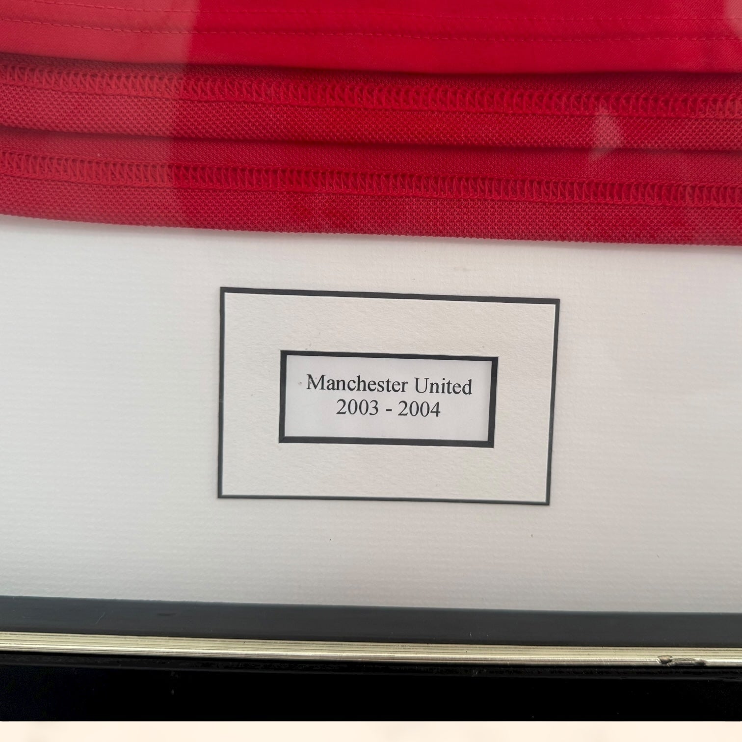 Camiseta del Manchester United con autógrafos de C. Ronaldo, Ferdinand, Van Nistelrooy, Giggs, Keane, Scholes, etc… originales certificados.