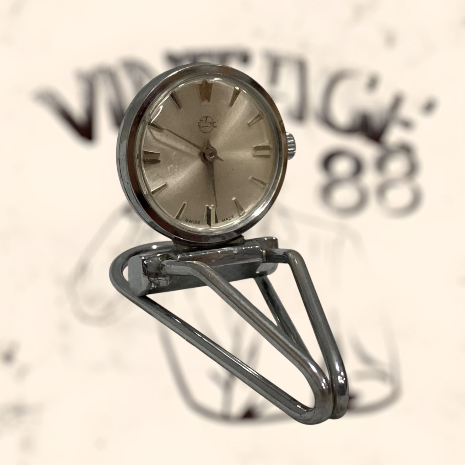 Reloj de pinza Pegaso de cuerda vintage