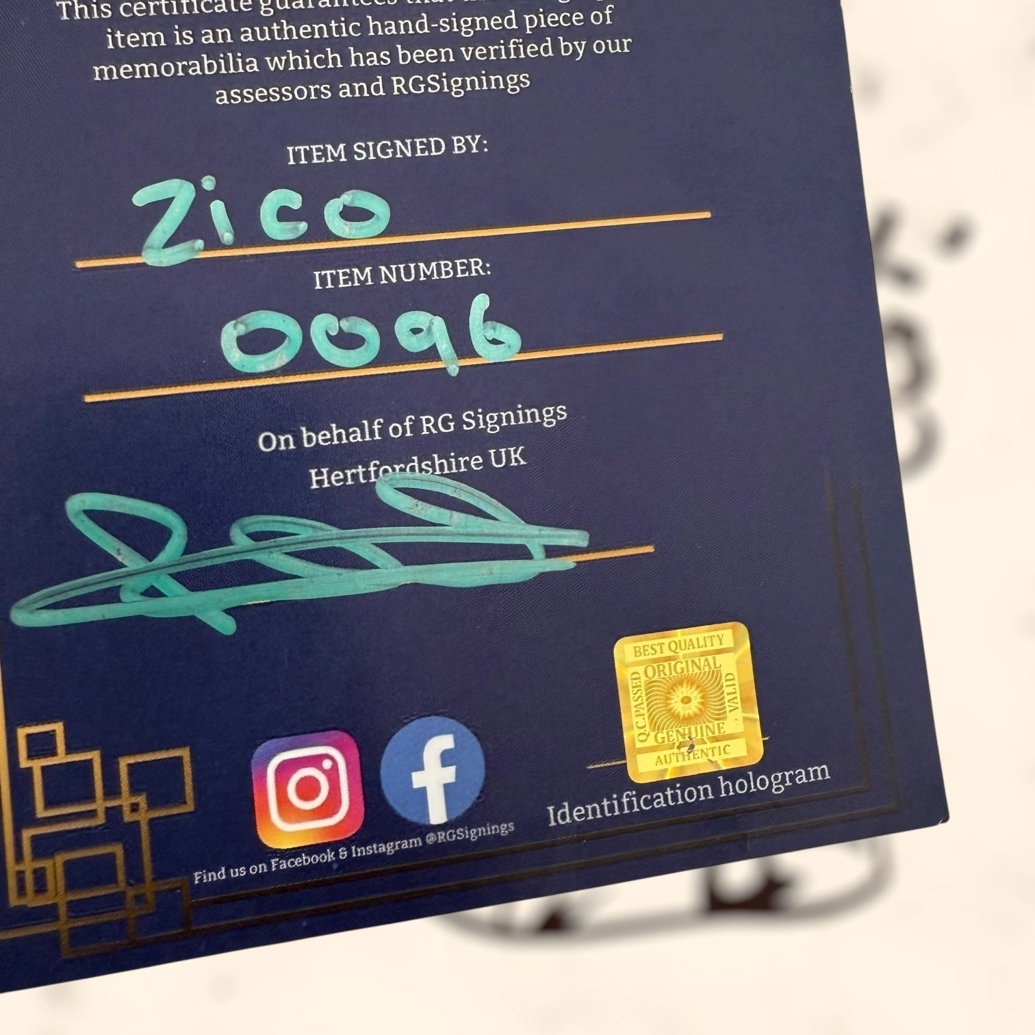 Camiseta de Brasil con autógrafo de Zico original certificado enmarcada