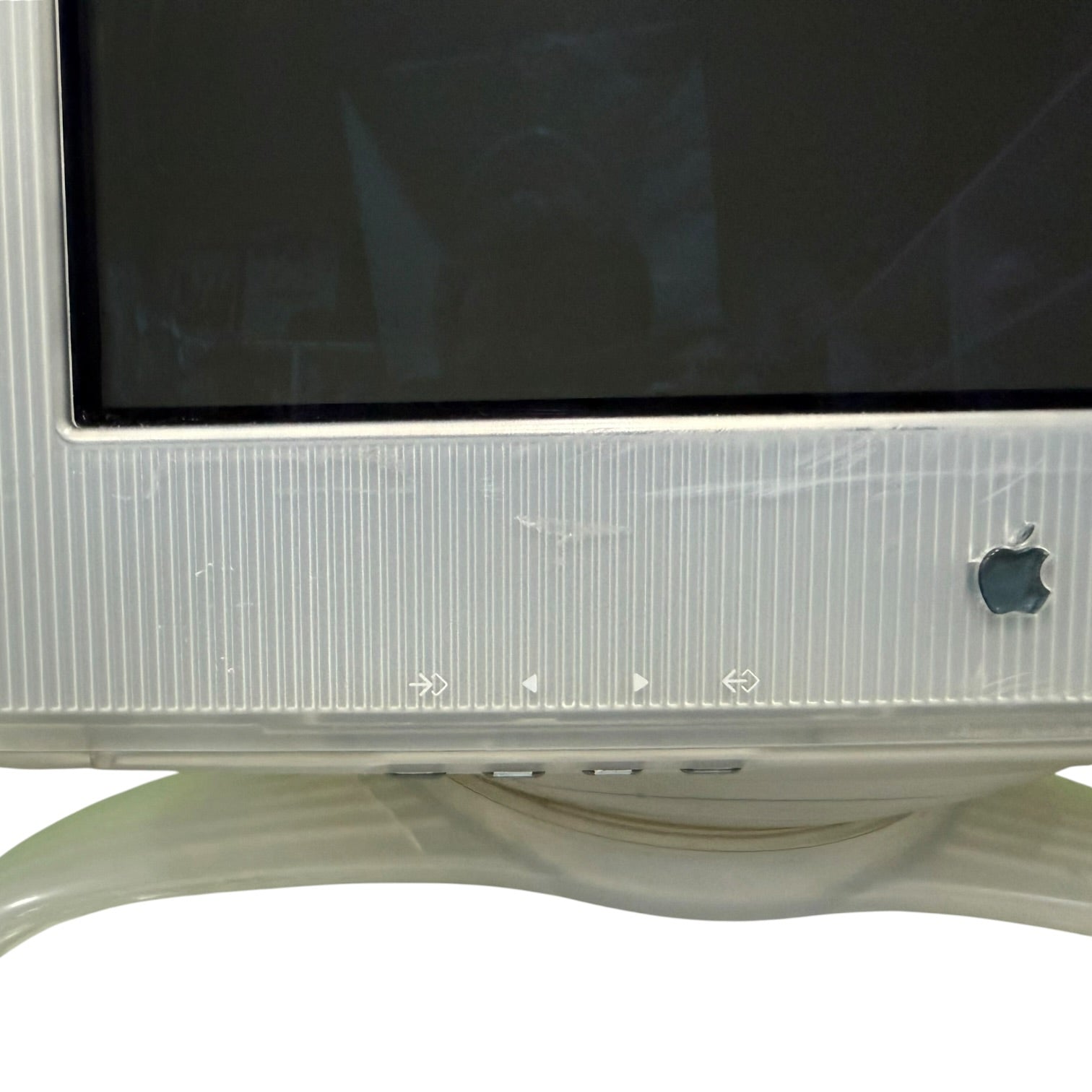 Pantalla Apple Studio Display de 17” modelo M6496 de 1999