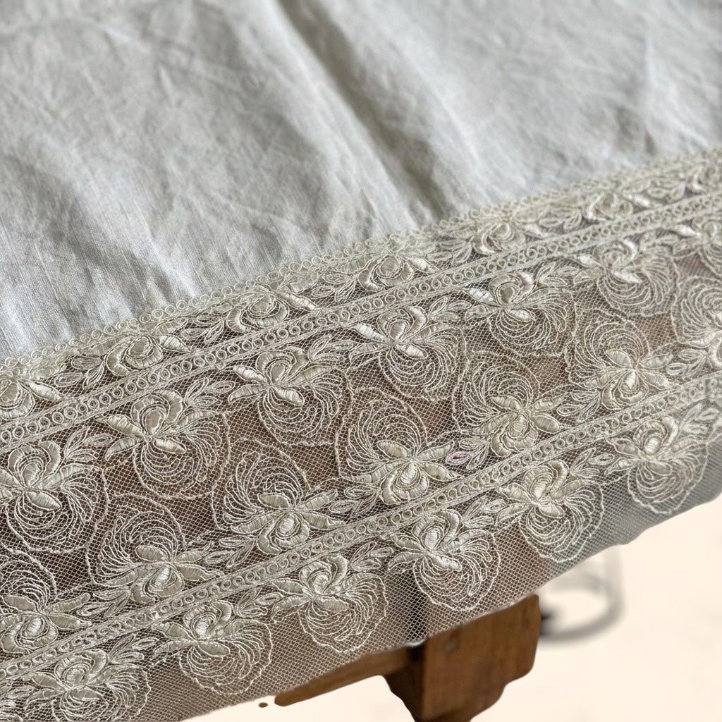 Encaje de Bruselas bordado con hilo de seda antiguo