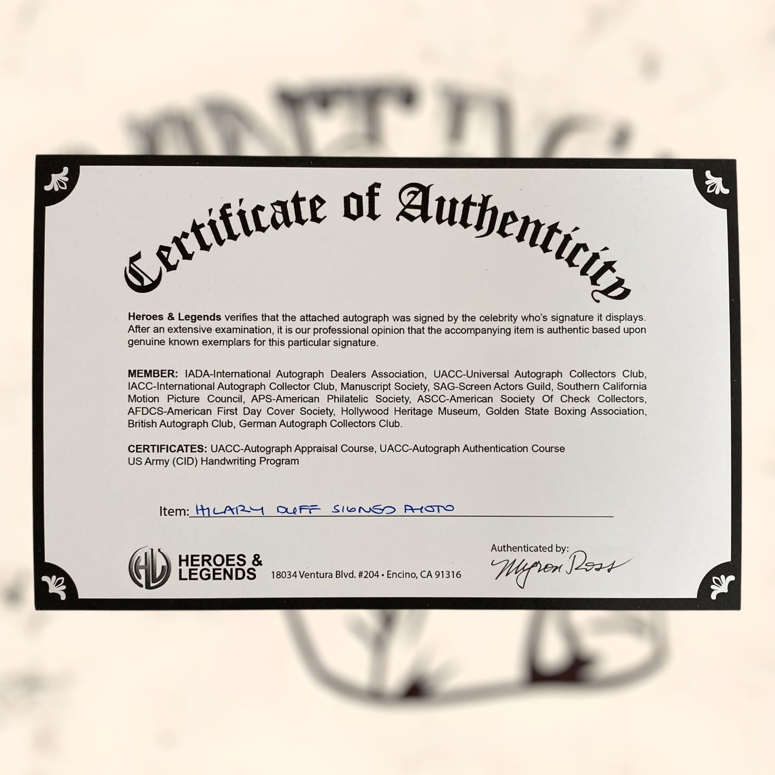 Fotografía de Hilary Duff con autógrafo original certificado