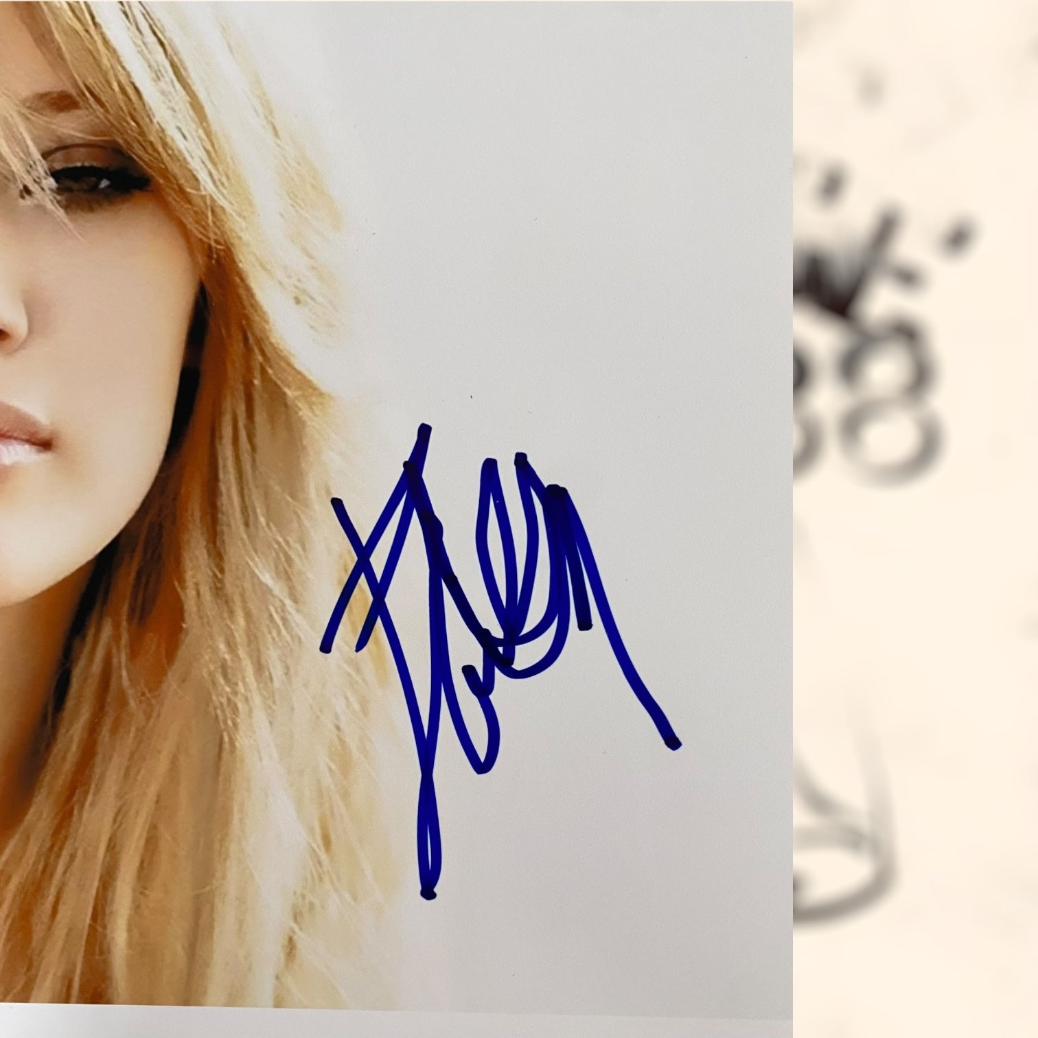 Fotografía de Hilary Duff con autógrafo original certificado
