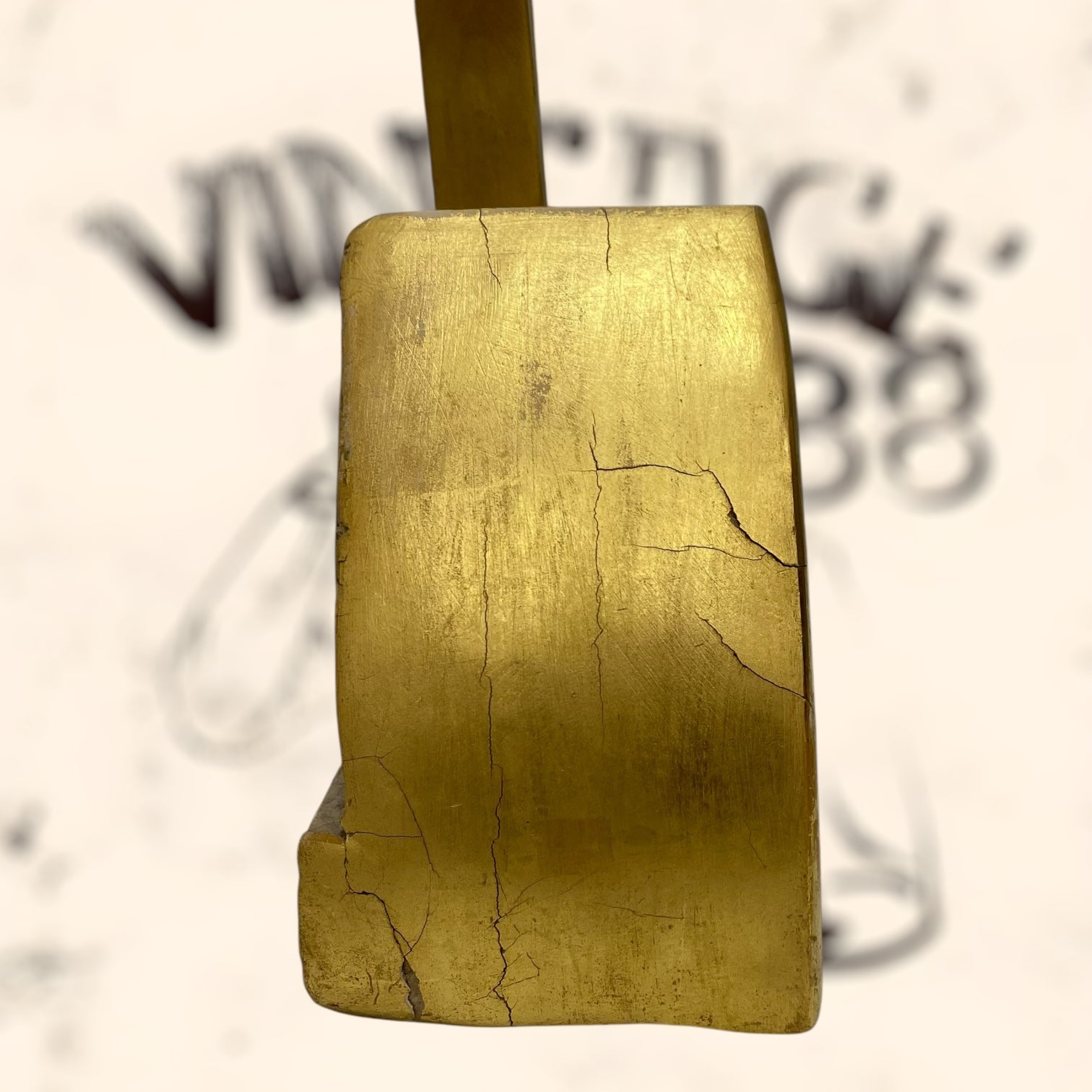 Cruz de madera acabada en pan de oro antigua