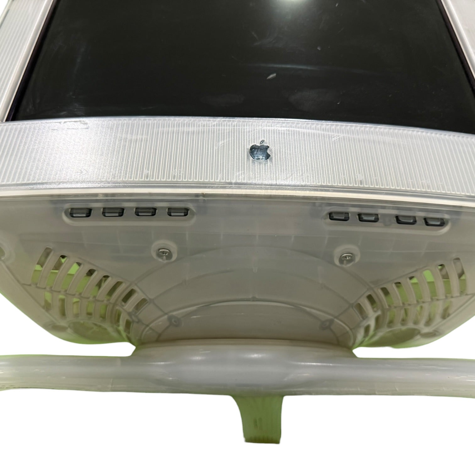 Pantalla Apple Studio Display de 17” modelo M6496 de 1999