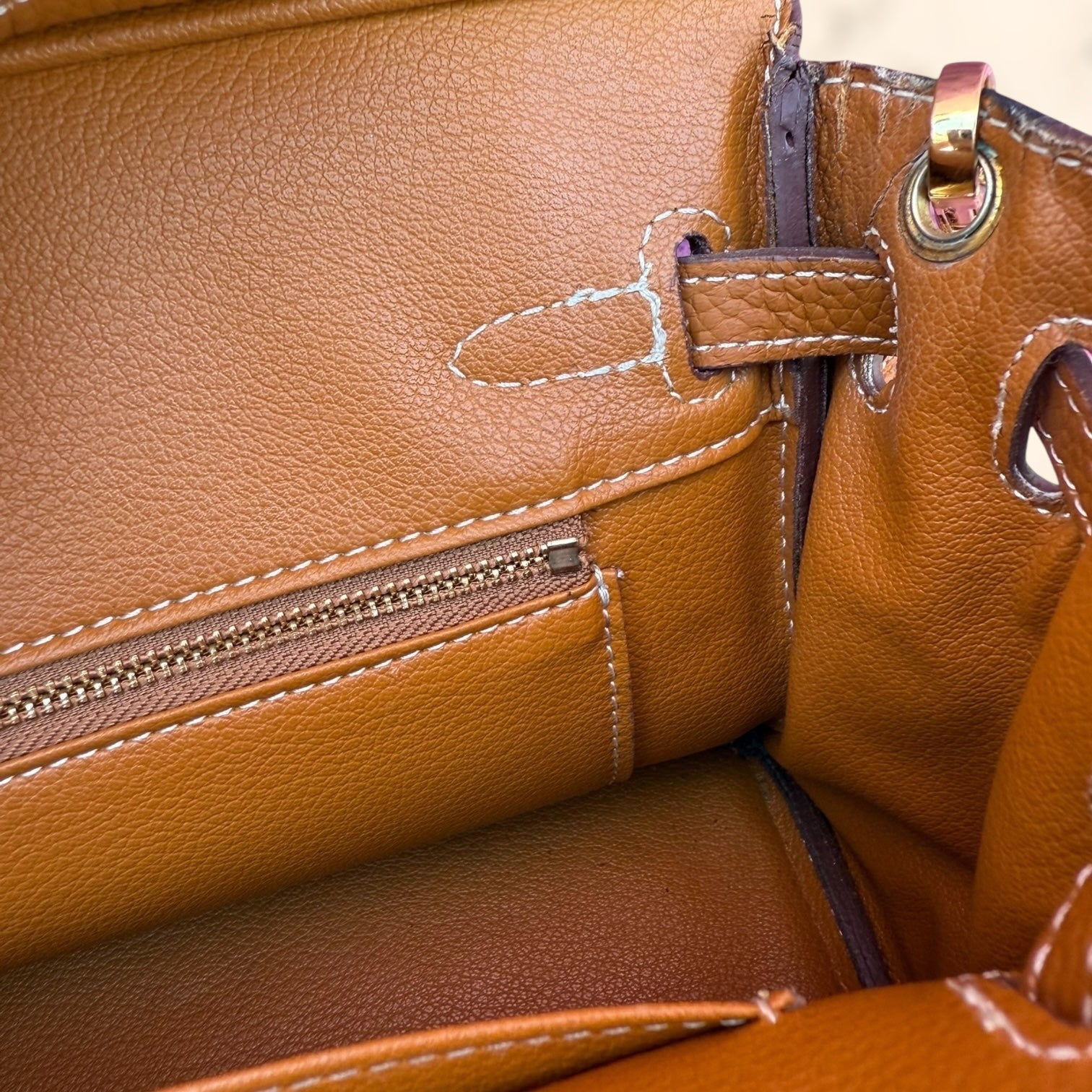 Bolso de piel marrón